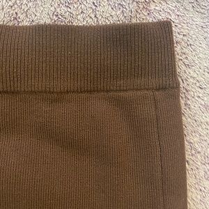 NEW NEVER WORN Brown mini skirt with slit